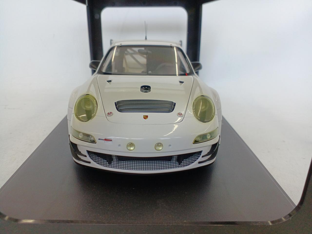 オートアート オウト(AUTOart)|1/18 ポルシェ911（997） GT3 RSR